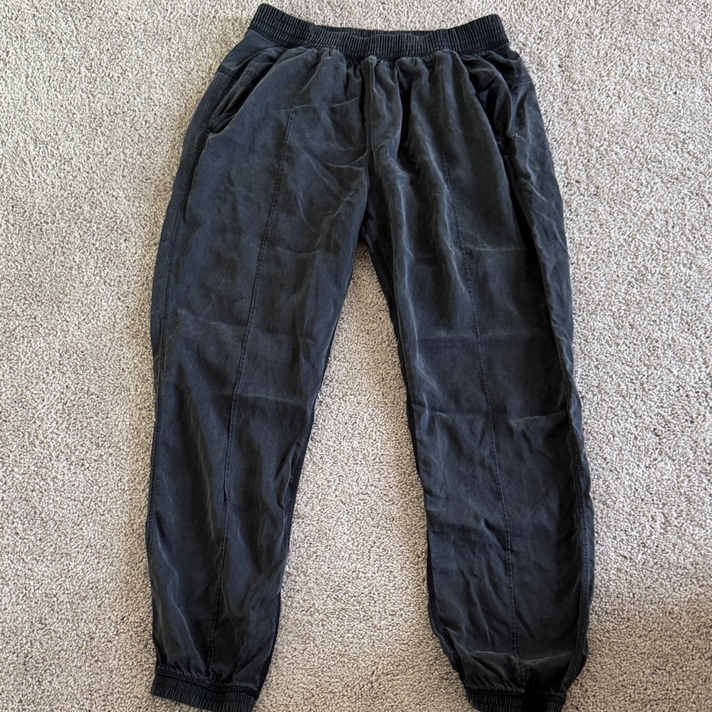 Lululemon Black Elastic-Waist joggers